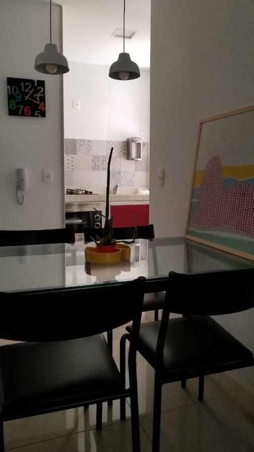 Apartamento Em Copacabana - Rua Bolivar - 2 Quartos - Excelente Localizacao Rio de Janeiro Ngoại thất bức ảnh